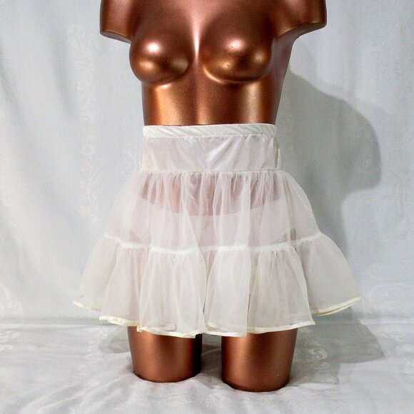 Frilly & Soft Plus Size Vintage Petticoat Tutu 2X - 4X - Picture 1 of 7